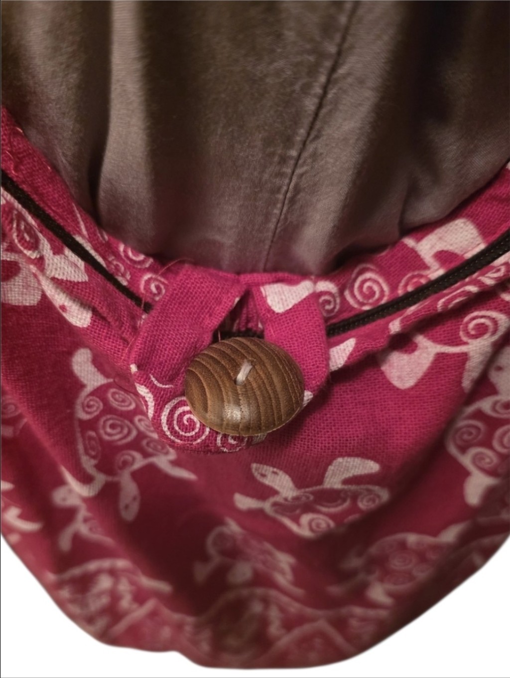 Turtle Print Crossbody Tote In Fuchsia Pink And White Euc — image 2 of 8